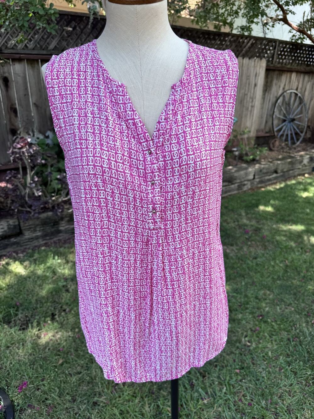 Grand & Greene Sleeveless Blouse Women's S Hot Pink V-Neck Rayon Button-Front